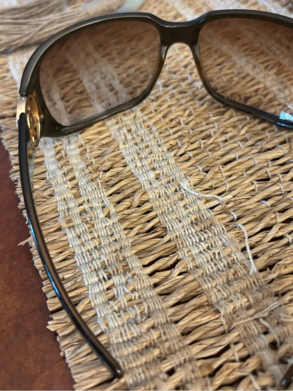 CHANEL protection brown day